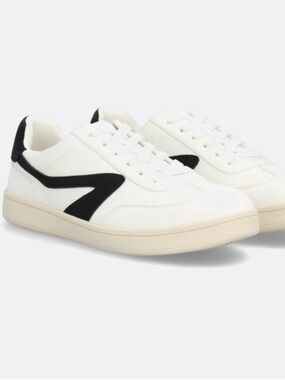 Dolce Vita White Sneakers with Black Accents - Size 11